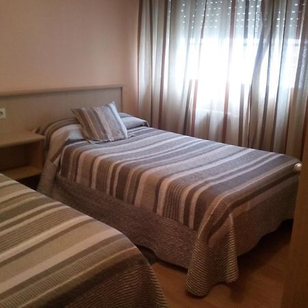 Pension Las Palmeras Lalín Chambre photo