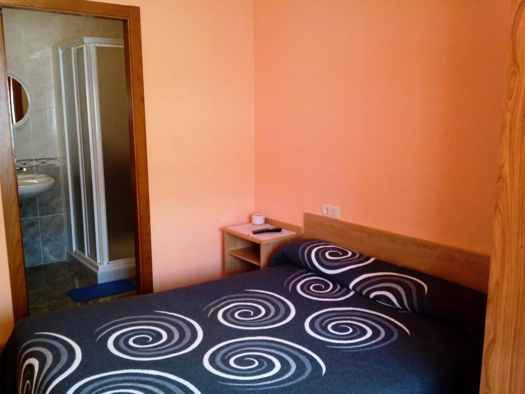 Pension Las Palmeras Lalín Chambre photo