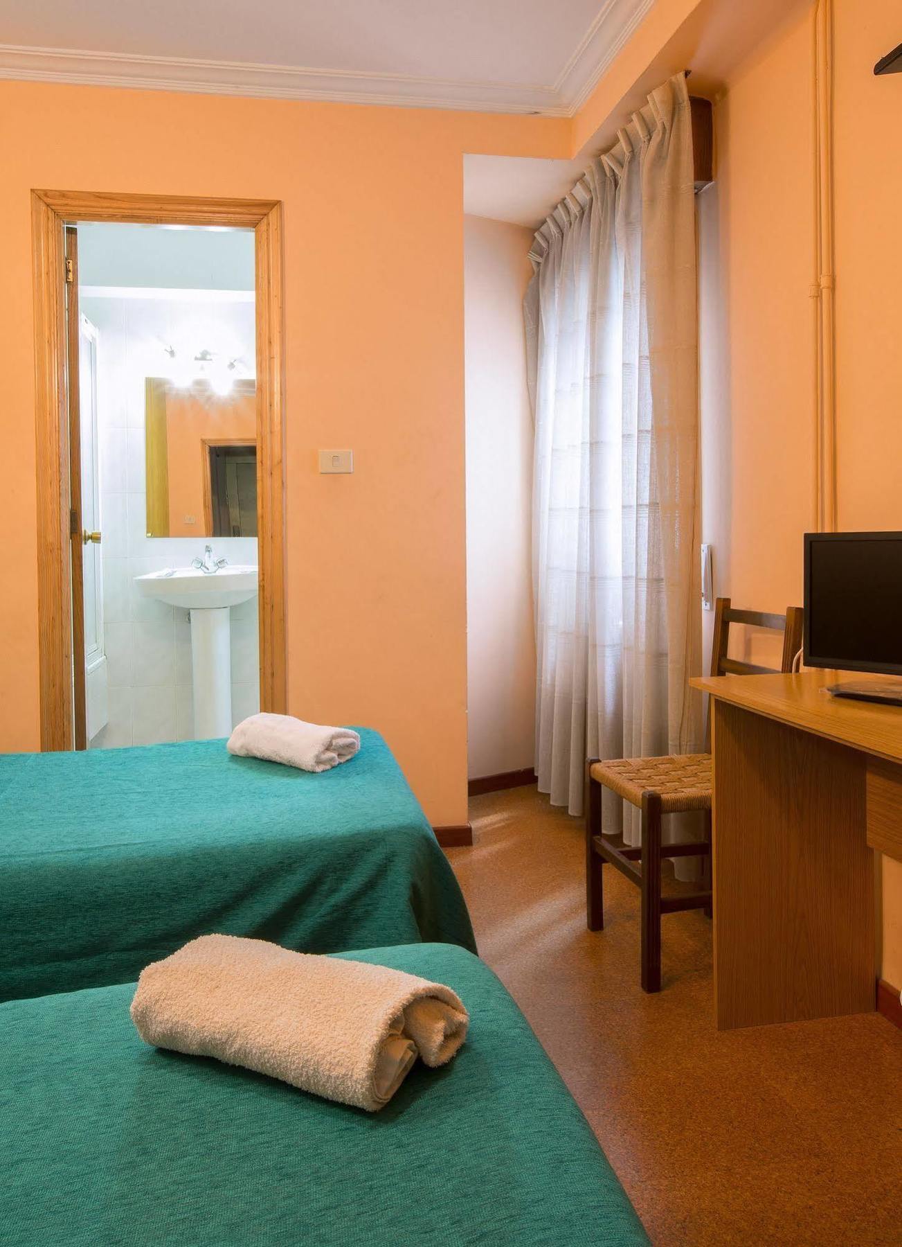 Pension Las Palmeras Lalín Extérieur photo