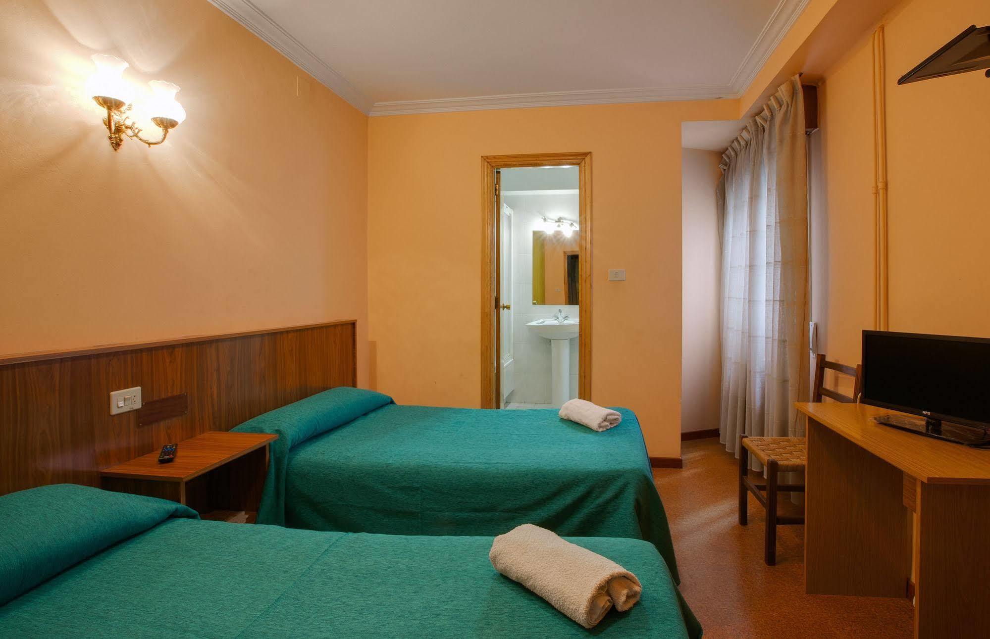 Pension Las Palmeras Lalín Extérieur photo